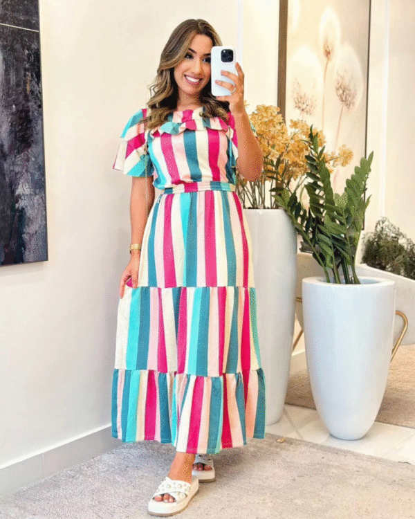 Vestido com listras