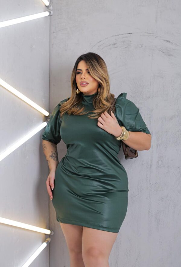 Vestido Curto Plus Size Helena – Cores Verde e Vermelho - Imagem 2
